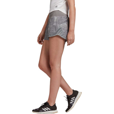 Pantalón Corto Adidas Run It Washed Look Gris...